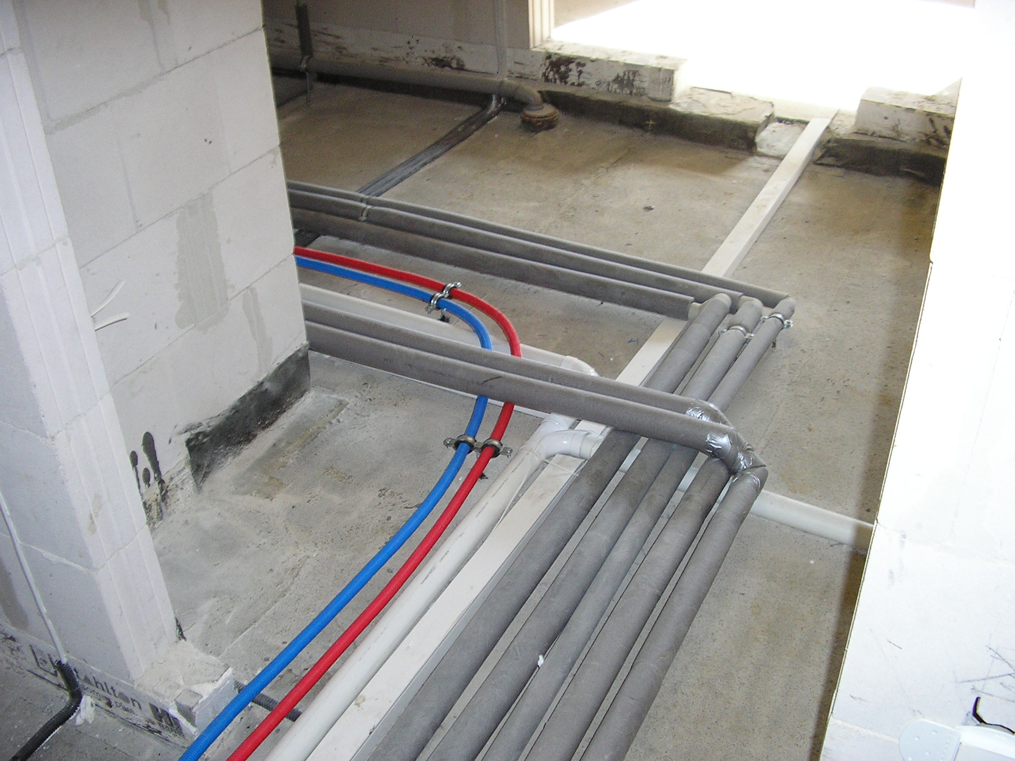 Prace hydrauliczne - zdjęcie 3